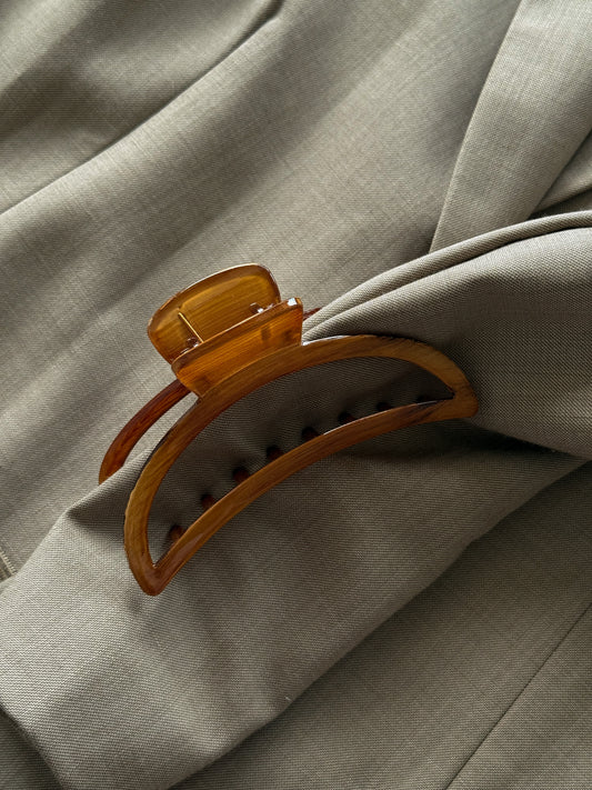 Épure Clip – Large Amber Arc